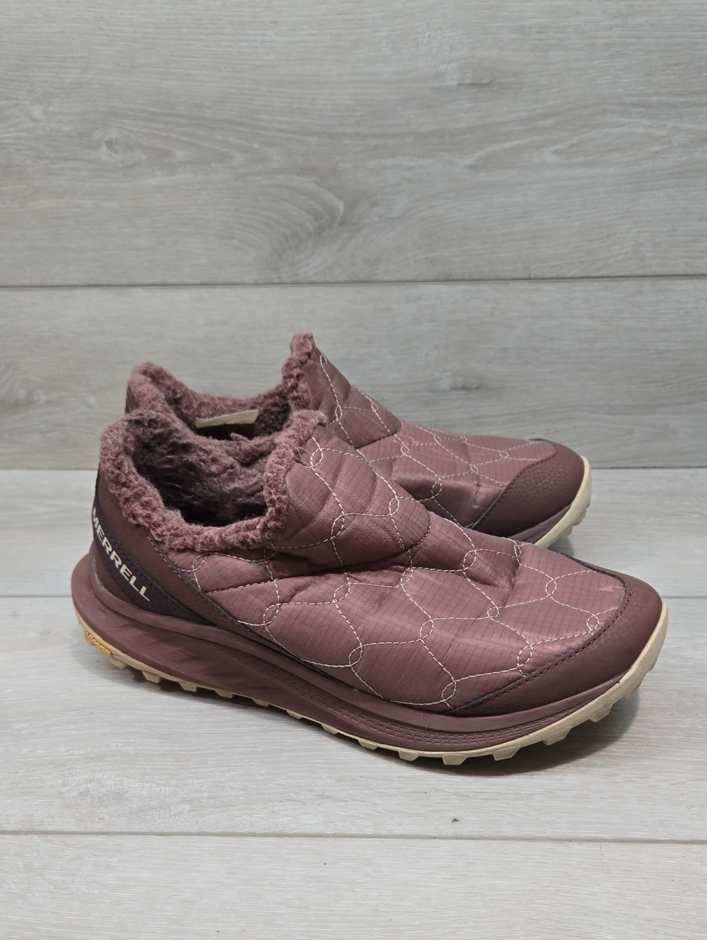 Merrell Women's 100 Gr Quilted Vibram Slip-On Sneakers in Mauve Shoes Sz 8.5